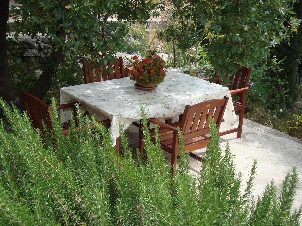 Apartments Marta Krk Town Bagian luar foto