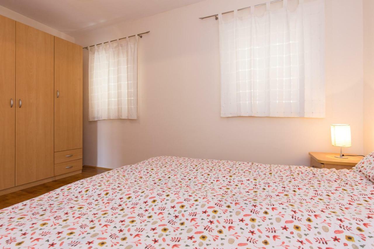 Apartments Marta Krk Town Bagian luar foto