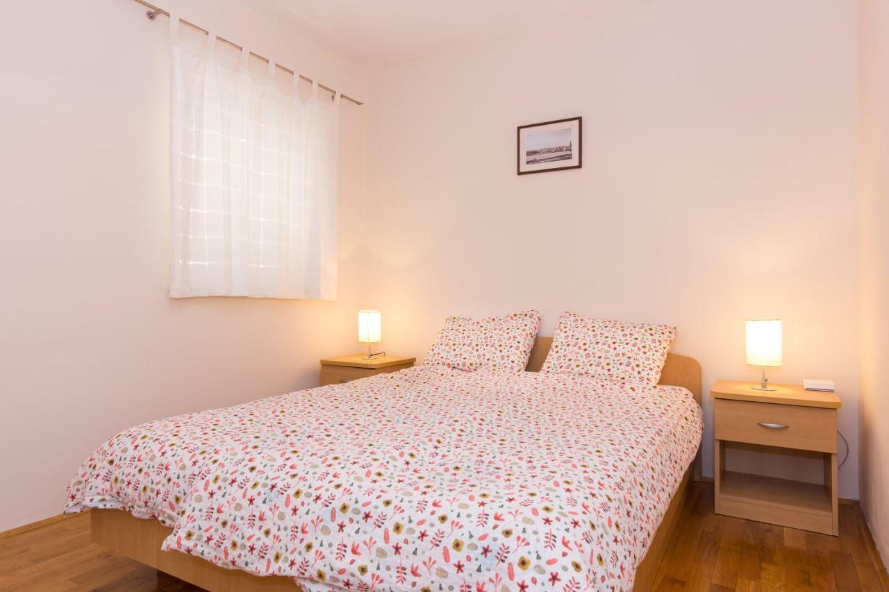 Apartments Marta Krk Town Bagian luar foto