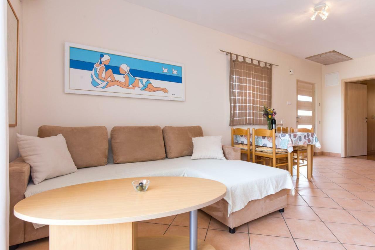 Apartments Marta Krk Town Bagian luar foto