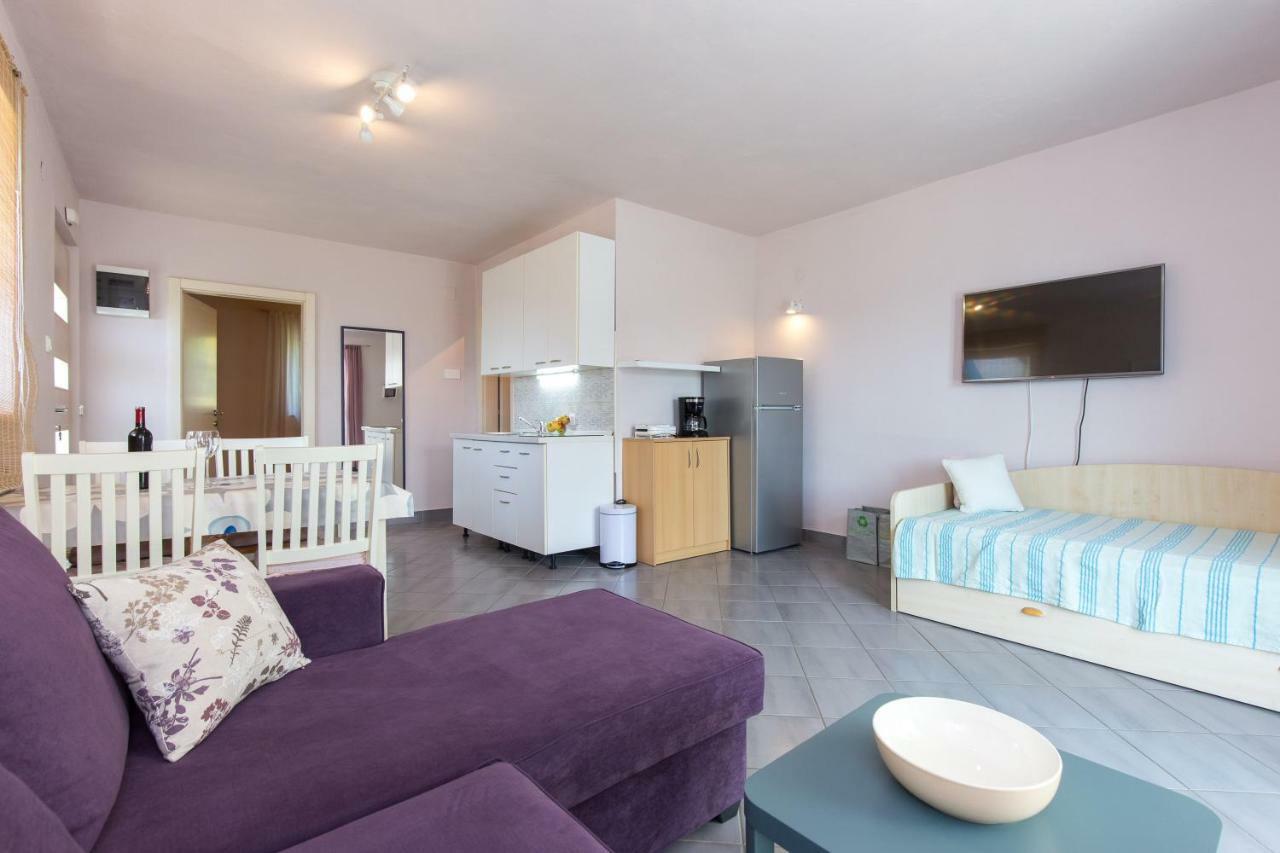 Apartments Marta Krk Town Bagian luar foto