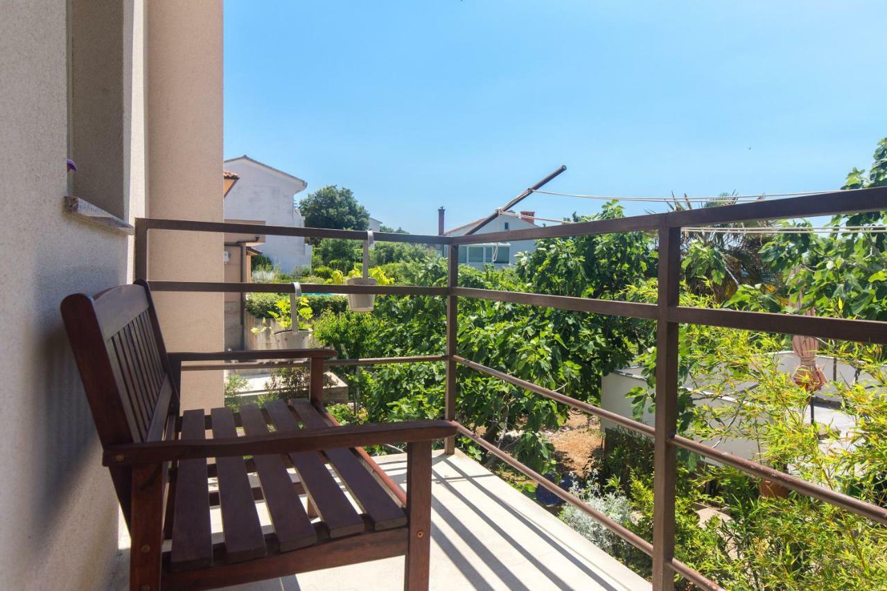 Apartments Marta Krk Town Bagian luar foto