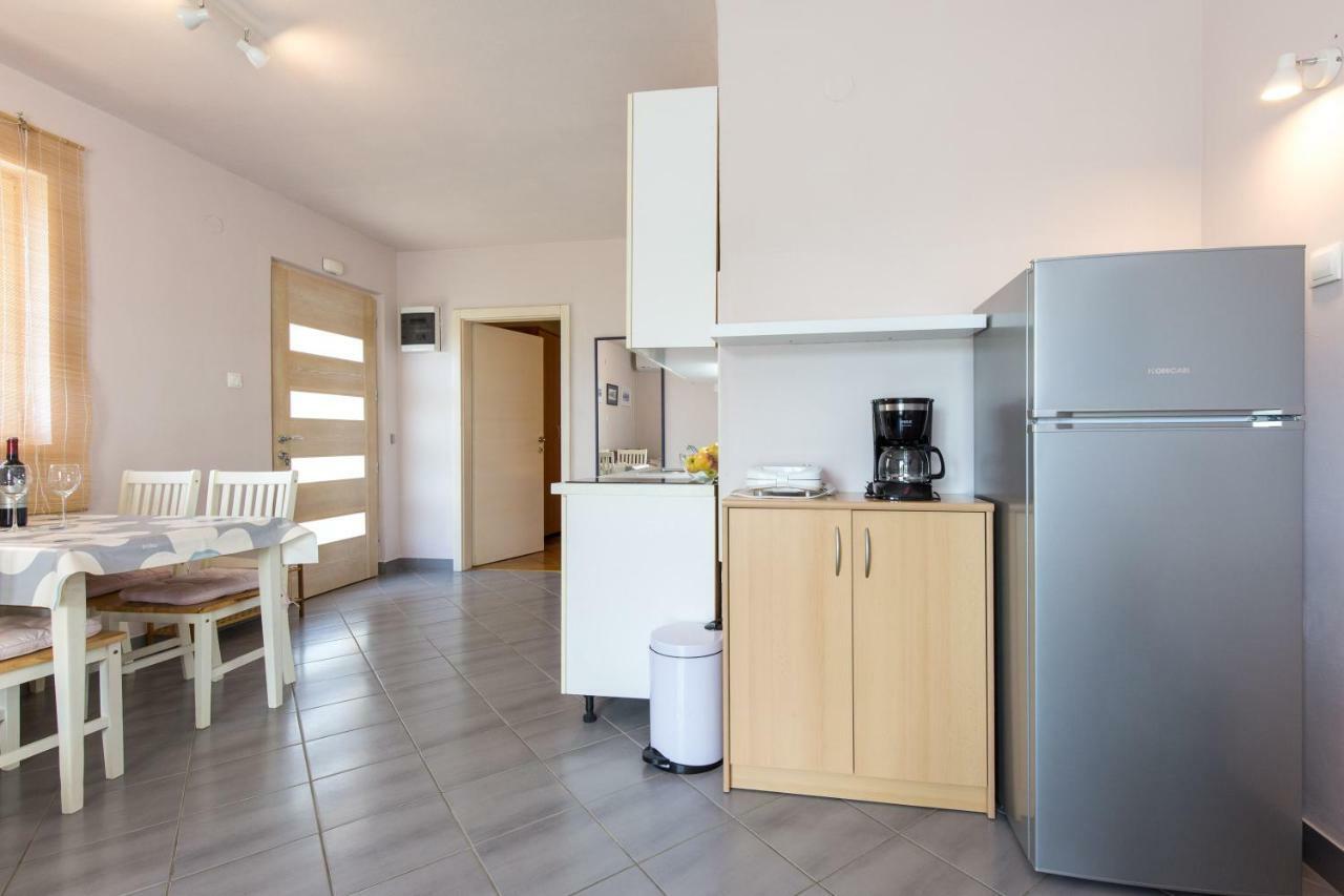 Apartments Marta Krk Town Bagian luar foto